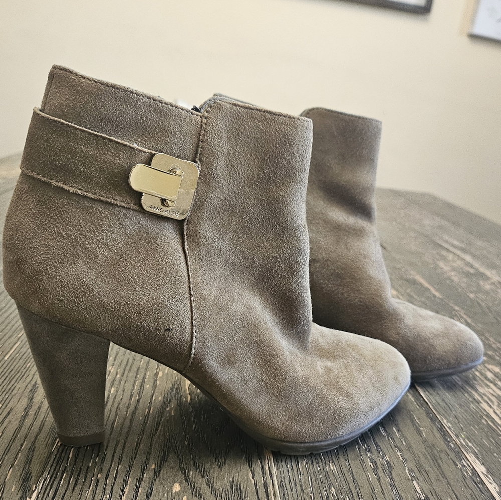 🌸Anne Klein Brown Side Zip Boot Heel Size 7 Booties Shoe Leather Upper